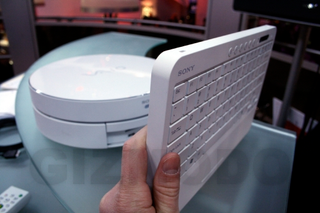 Illustration for article titled First Fondle: Sony Vaio TP1